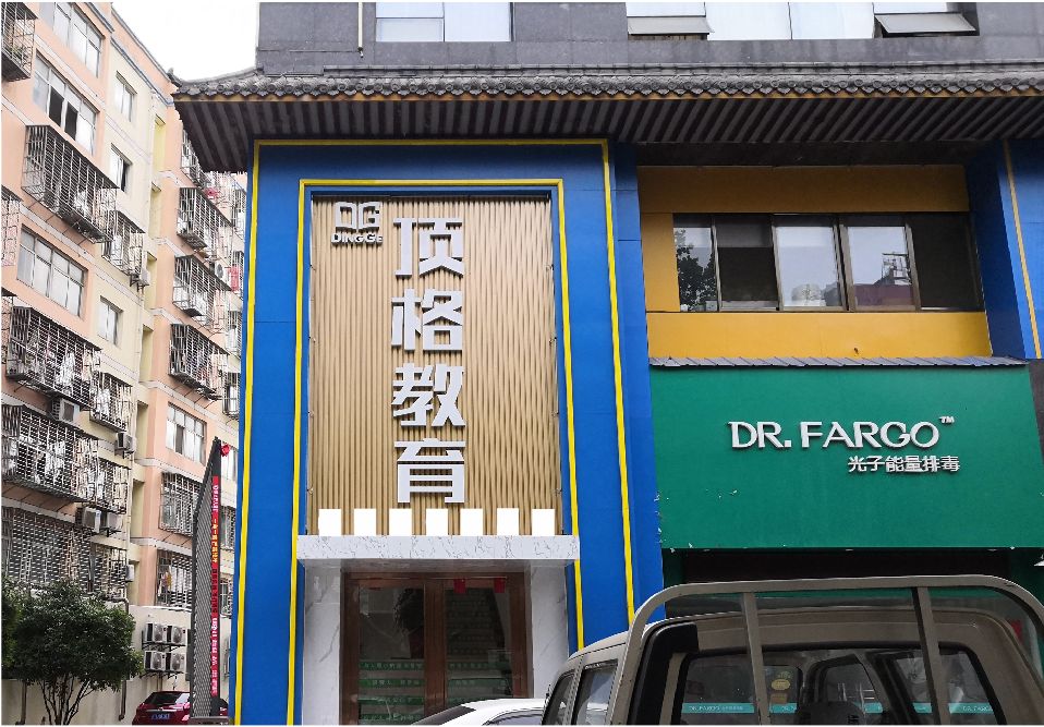 柳州门头设计要符合门店特色。